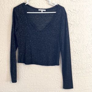 Cropped long sleeve v neck 🖤
